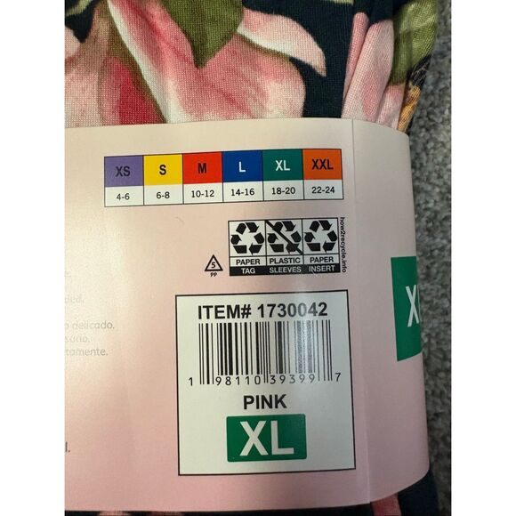 Room Service 2-Piece pajama set size extra large - Picture 5 of 7